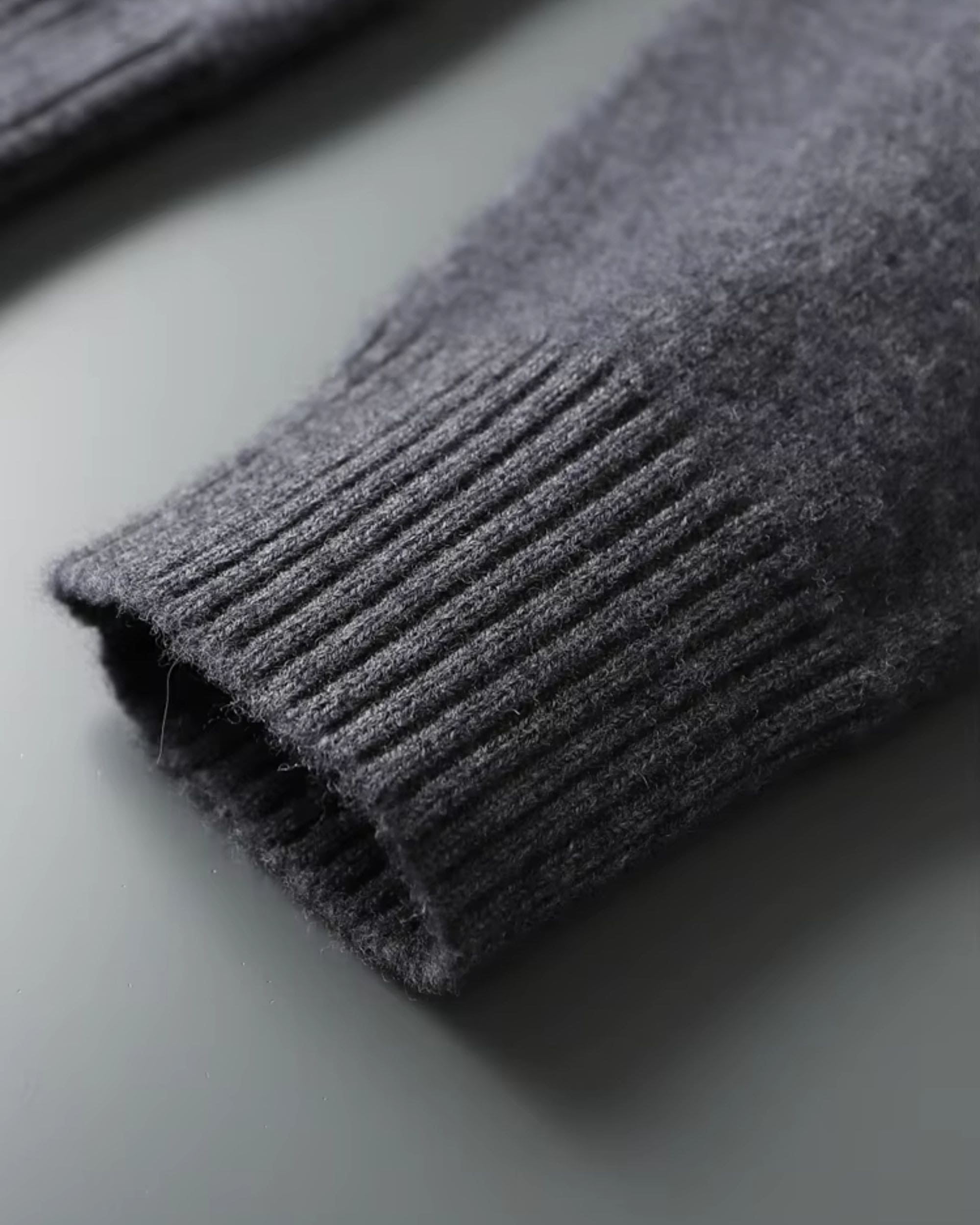 100% Cashmere High-Neck Buttoned Cardigan