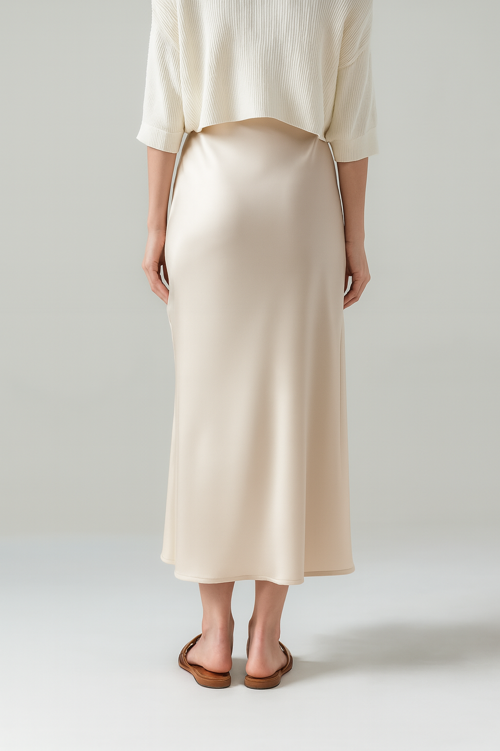Elegant and feminine satin skirt - Diana